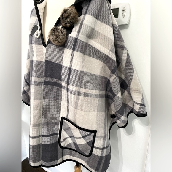 Eivissa Jackets & Blazers - Gray/Black Plaid Plush Pullover Poncho /Cape with Hood - Size S/M